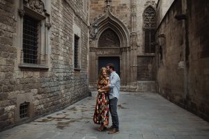 couple photoshoot barcelona